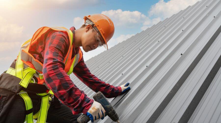 Professional gutter cleaning in Sasser, GA